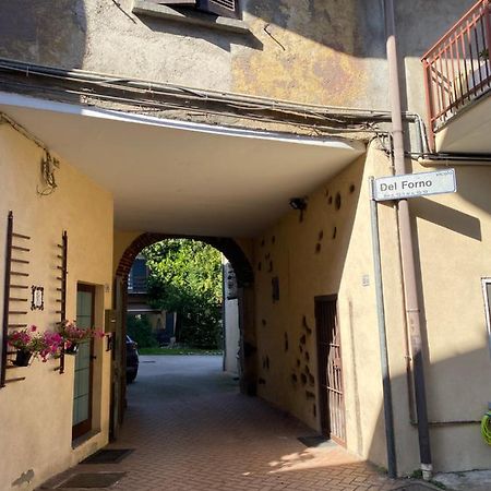 Vicolo Forno Apartamento Mercallo Exterior foto