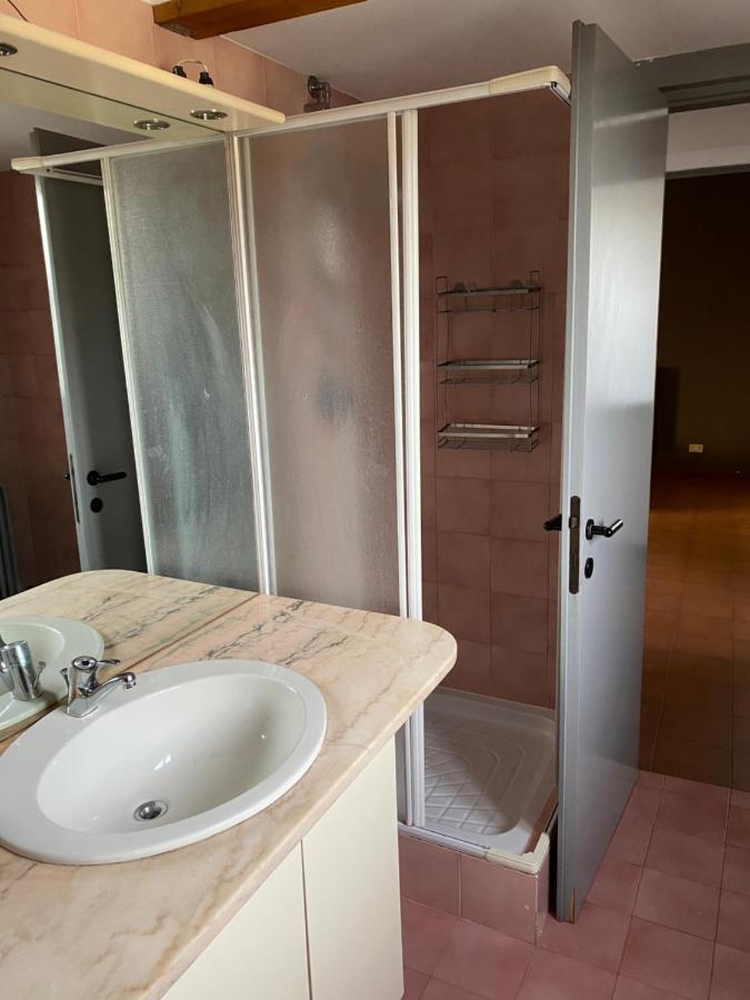 Vicolo Forno Apartamento Mercallo Exterior foto
