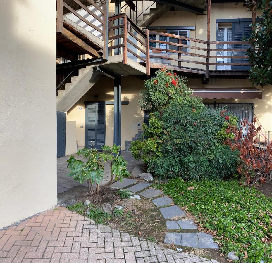 Vicolo Forno Apartamento Mercallo Exterior foto